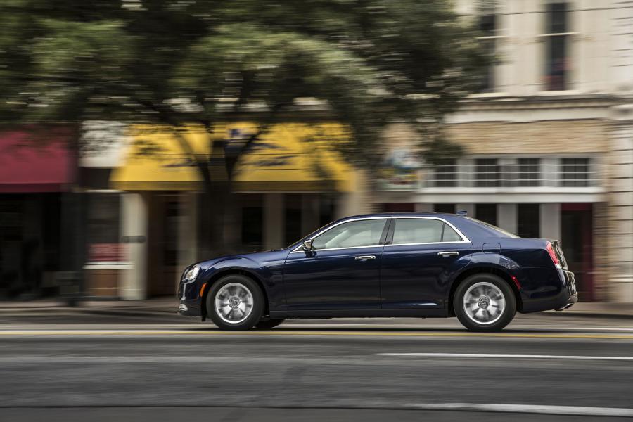  Chrysler 300C 2015 года  (фото 4 из 14)